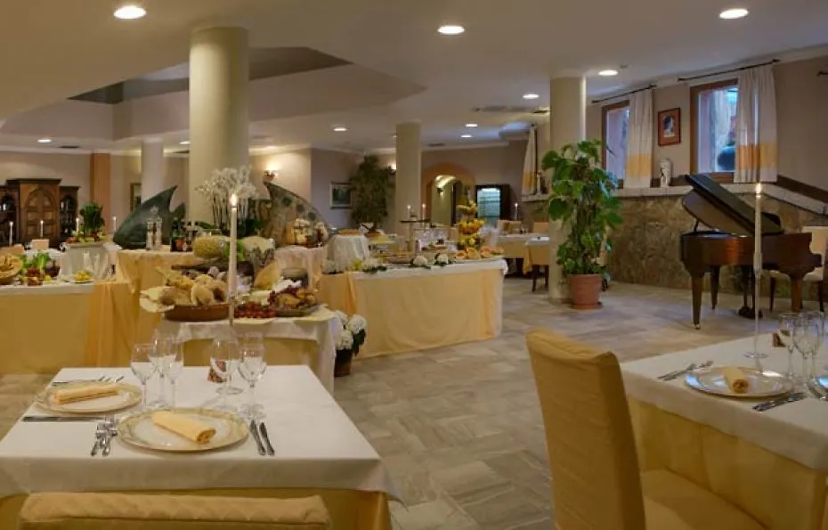 Hotel Arathena San Pantaleo