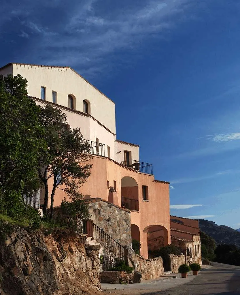 Hotel Arathena San Pantaleo